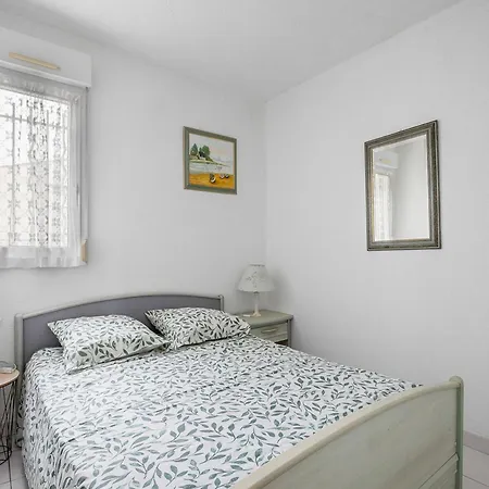 Appartement In With Communal Pool Agde
